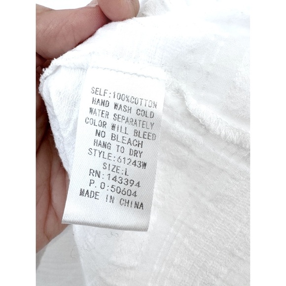 🤍VINCE CAMUTO White Ruffled Top SIZE L - Picture 5 of 5